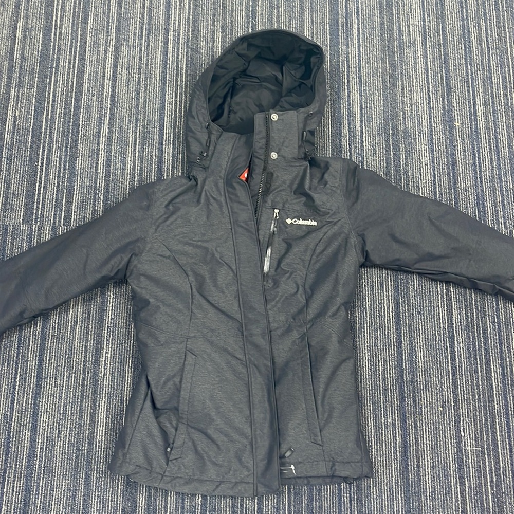 NEVER WORN Columbia winter jacket